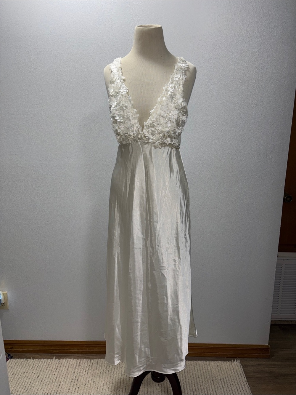 IVORY FLORA BY FLORA NIKROOZ LONG BRIDAL WEDDING EMBELLISHED NIGHTGOWN